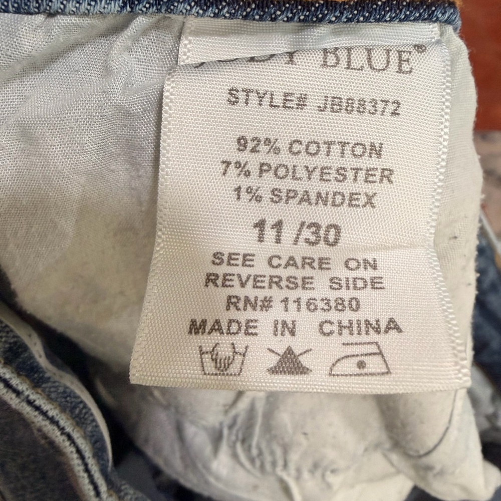 Judy Blue Distressed Blue Women's Jeans size 11/30 - Picture 7 of 8
